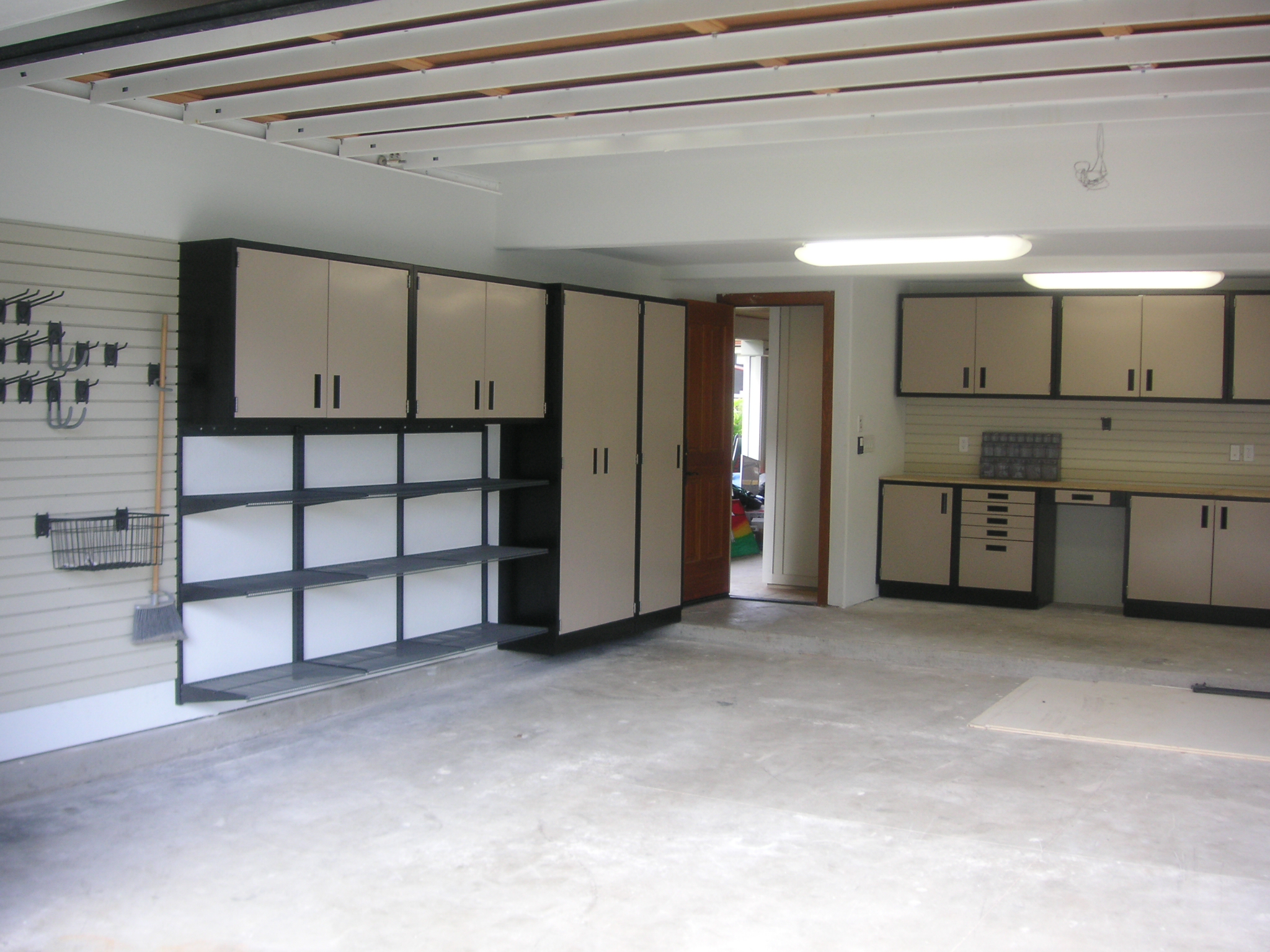 SYSTEMCENTER - Garage cabinets and shelving systems